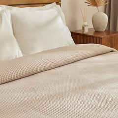Karaca Chloe Tagesdecke für Doppelbett Beige, 230 × 240 cm