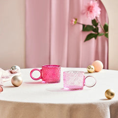 Karaca Miracle Glastasse Rosa mit Blumenrelief, 240 ml