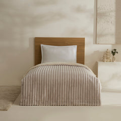 Karaca Stripe Sherpa Einzelbettdecke Grau, 150 × 200 cm